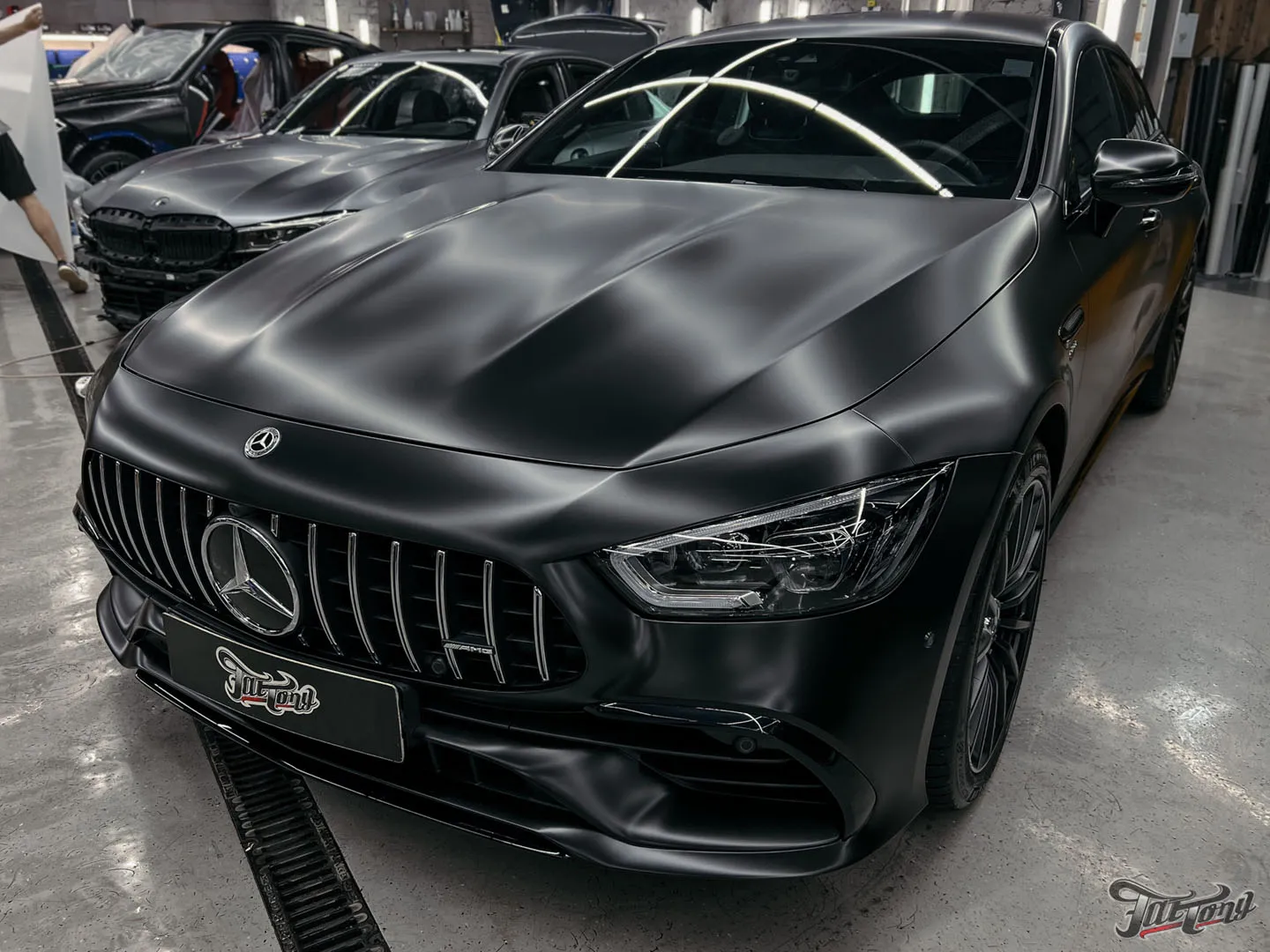 Оклеили Mercedes AMG GT 43 в черный сатин